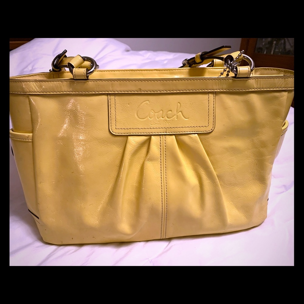 🙌🏽 Coach Patent Leather Pleated Gallery Tote